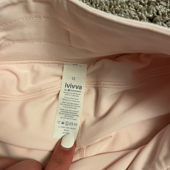 Ivivva striped shorts - Picture 2 of 3